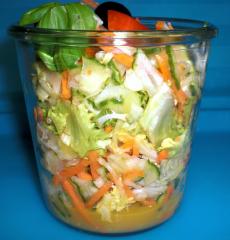 krautsalat mit karotten und zucchini
