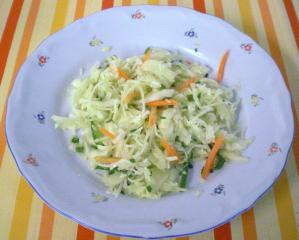 krautsalat mit kümmel knoblauch und speck