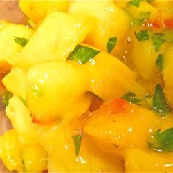 mangosalat mit frischem koriander