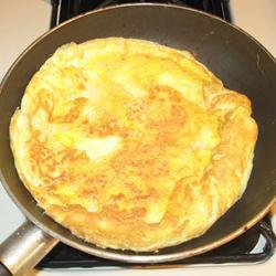 omelett mit käse und kräutern