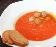 paprika tomatensuppe mit hackbällchen