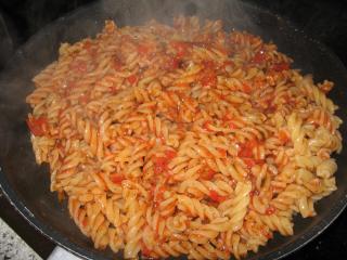 pasta mit kräutern und ziegenkäse gratiniert
