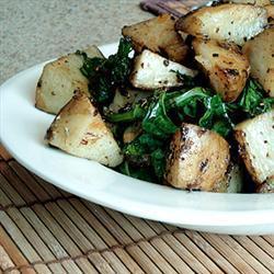 röstkartoffeln mit spinat und rosmarin
