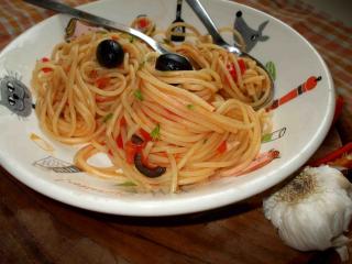 spaghetti aglio e olio spaghetti mit knoblauch und öl