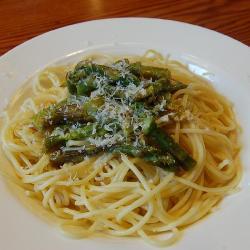 spaghetti mit grünem spargel