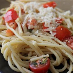 spaghetti mit pecorino romano und thymian