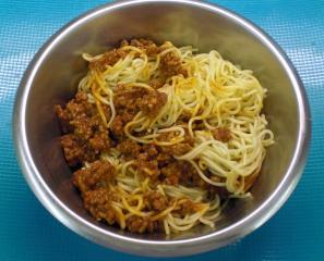 spaghetti mit scharfer hackfleischsauce