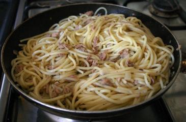 spaghetti mit thunfisch