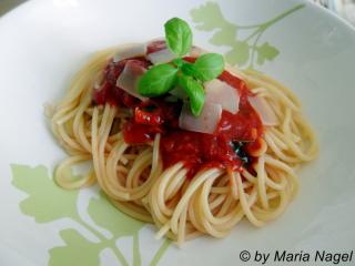 spaghetti mit tomaten schinken soße