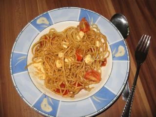 spaghetti mit tomaten und feta