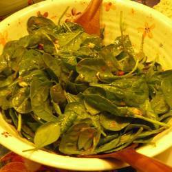 spinatsalat mit gorgonzola und mandeln