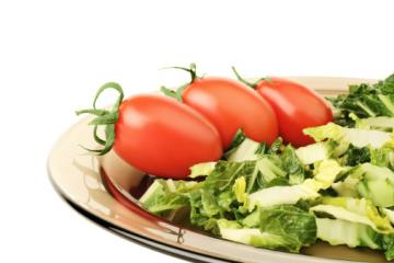 spitzkohlsalat mit tomaten