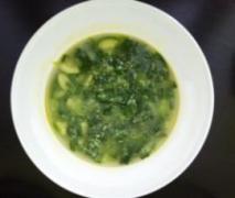 stracciatella verde zuppa con spinaci e zucchine