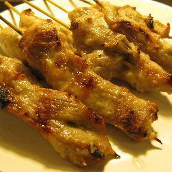 thailändische satay spieße mit schweinefleisch moo ping