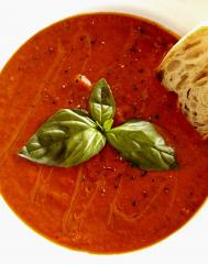 tomaten basilikum suppe