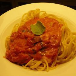 tomatensoße mit basilikum und mozzarella für nudeln