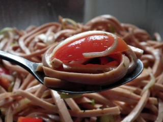 wurstsalat mit tomaten