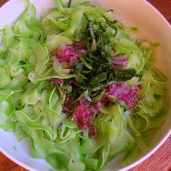 zucchini salat
